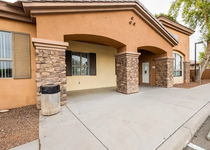 Apartment Cozy Retreat For 2 Guests *