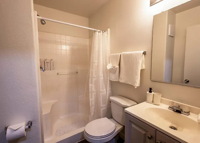 Apartment Cozy Retreat For 2 Guests *
